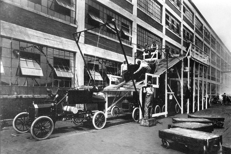 Конвейер на заводе Форд, 1913 год